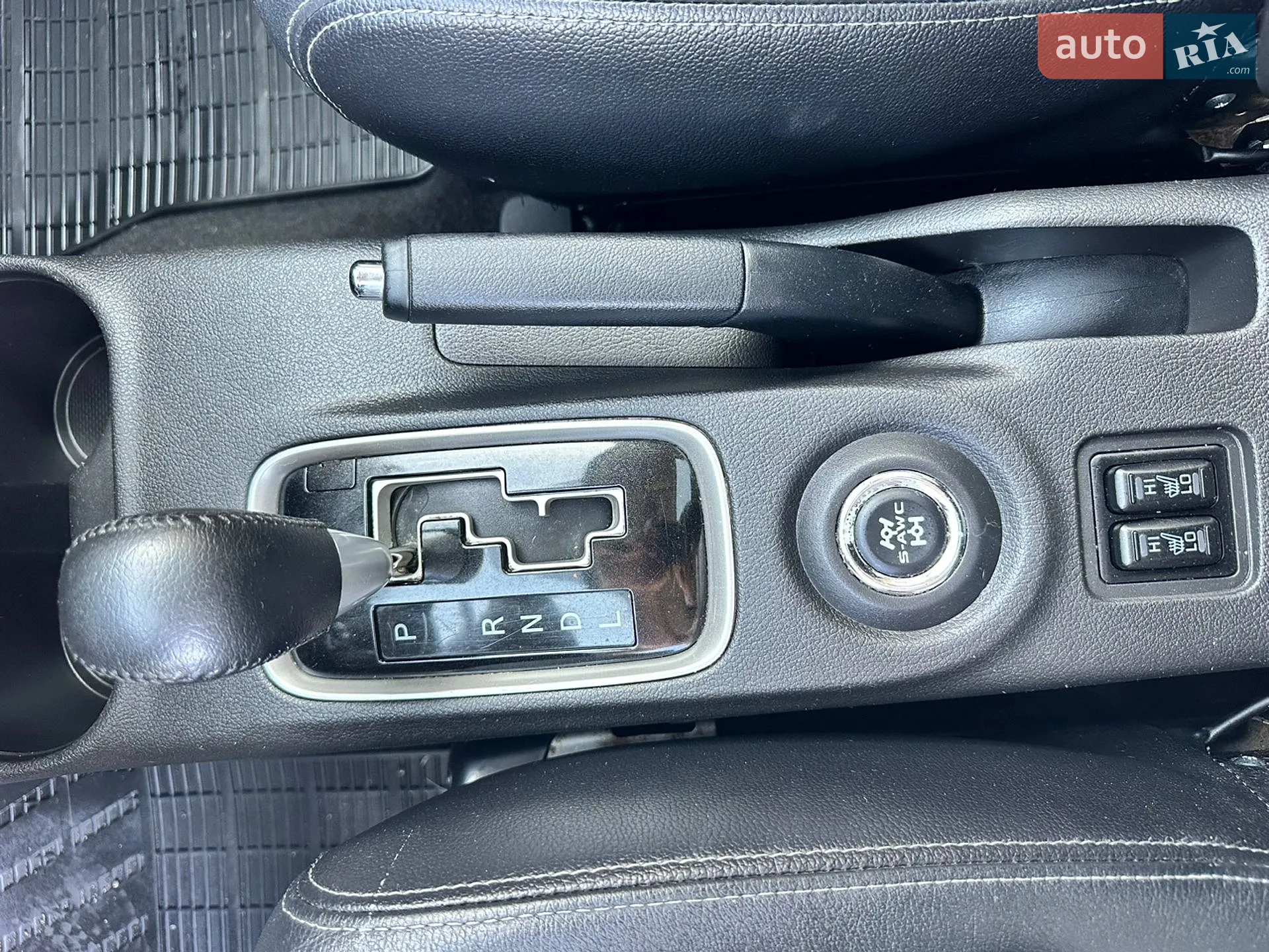 2016 Mitsubishi Outlander - мініатюра 39