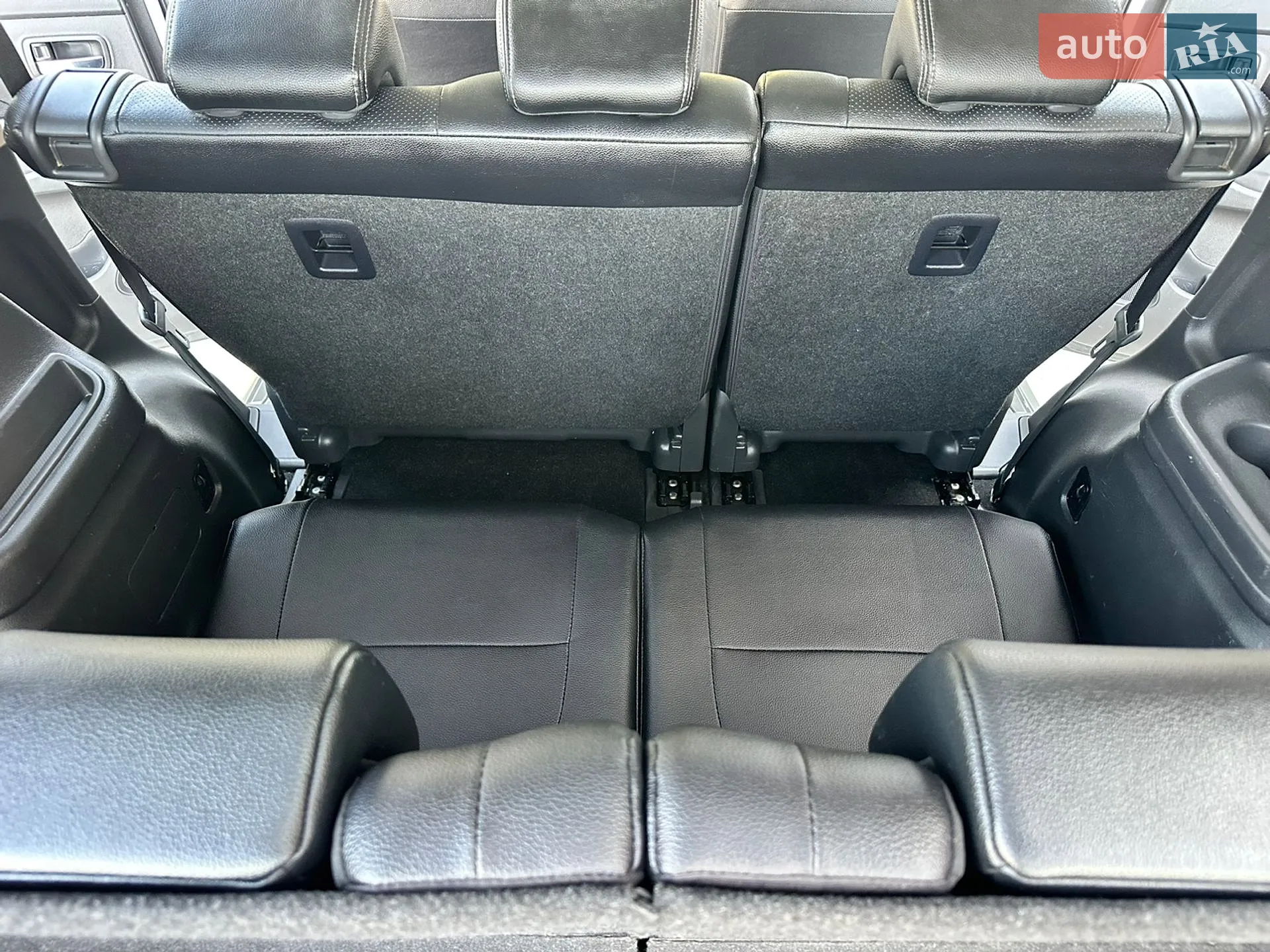 2016 Mitsubishi Outlander - мініатюра 64