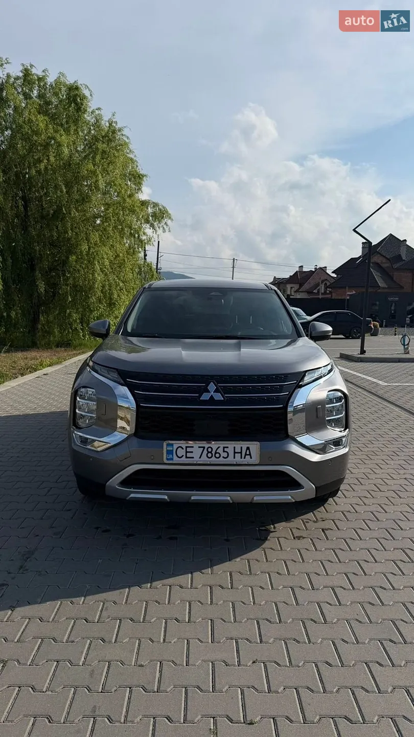 2021 Mitsubishi Outlander - мініатюра 2