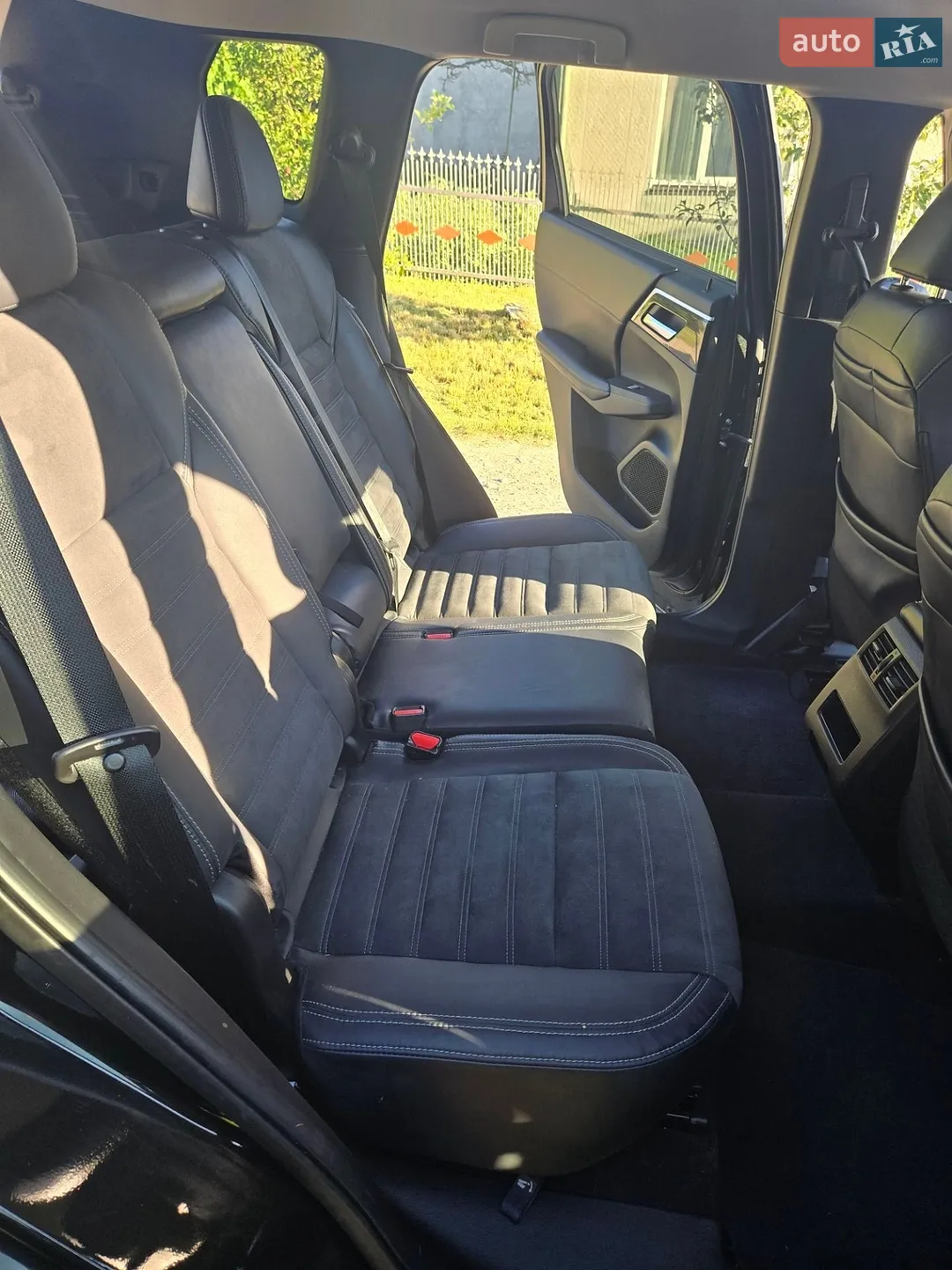 2021 Mitsubishi Outlander - мініатюра 11