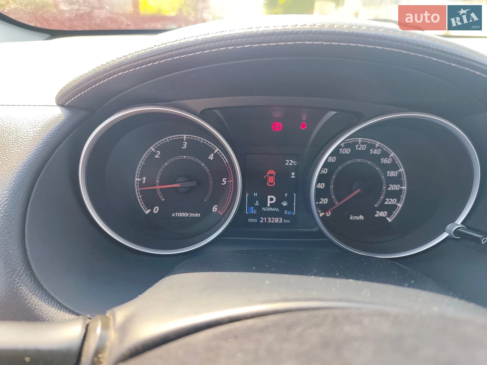 2010 Mitsubishi Outlander - мініатюра 16