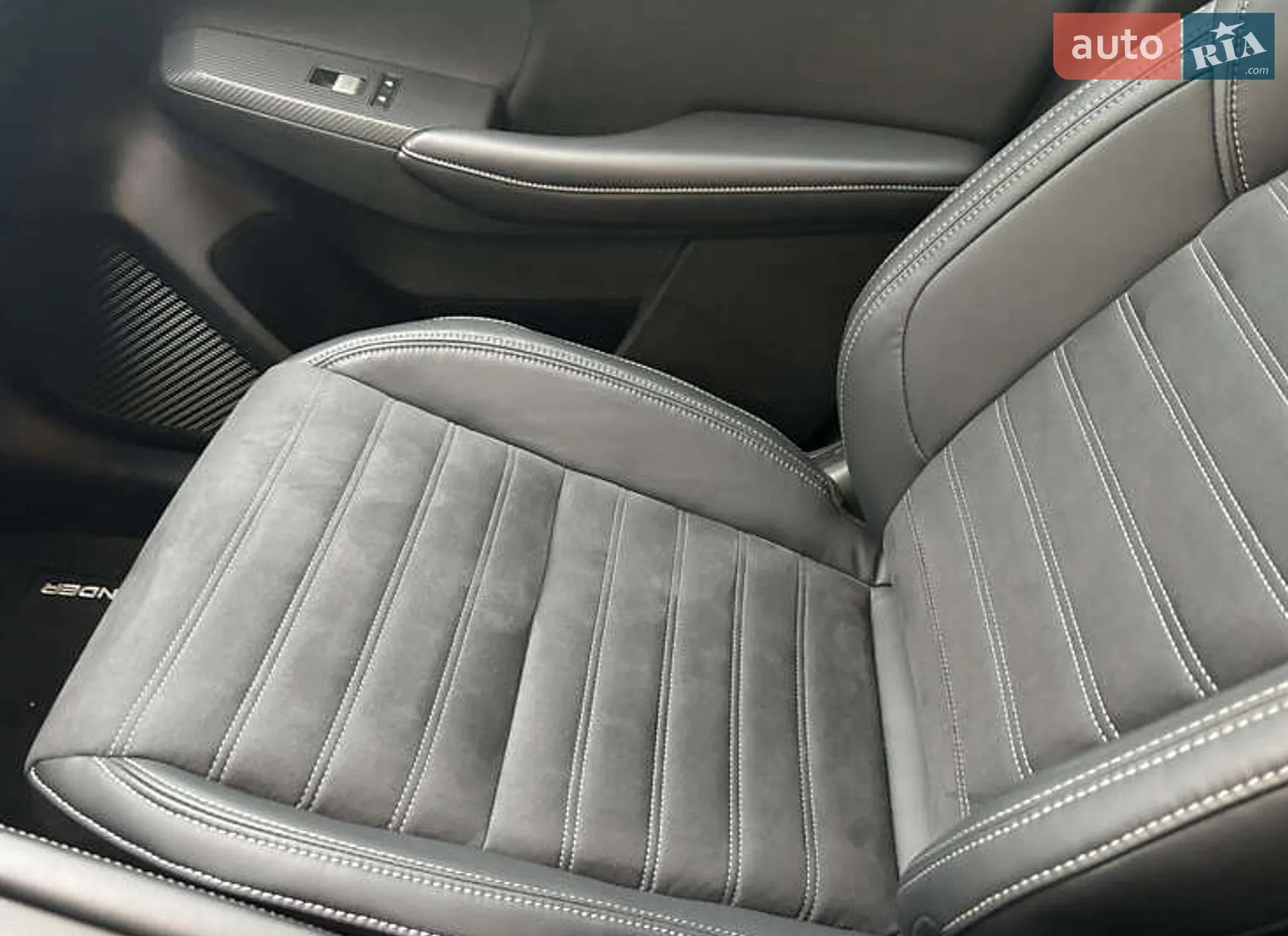 2022 Mitsubishi Outlander - мініатюра 3