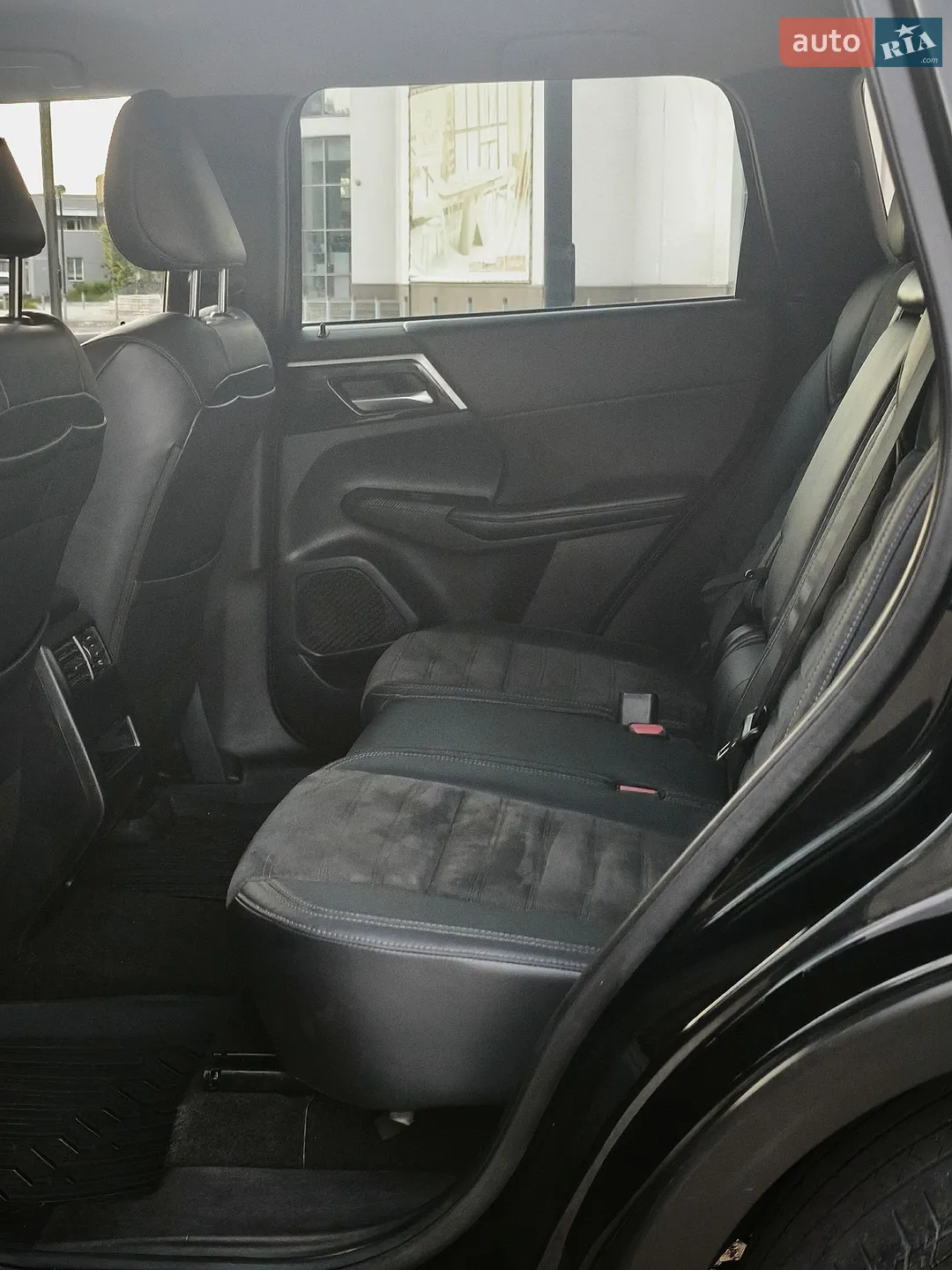 2022 Mitsubishi Outlander - мініатюра 23