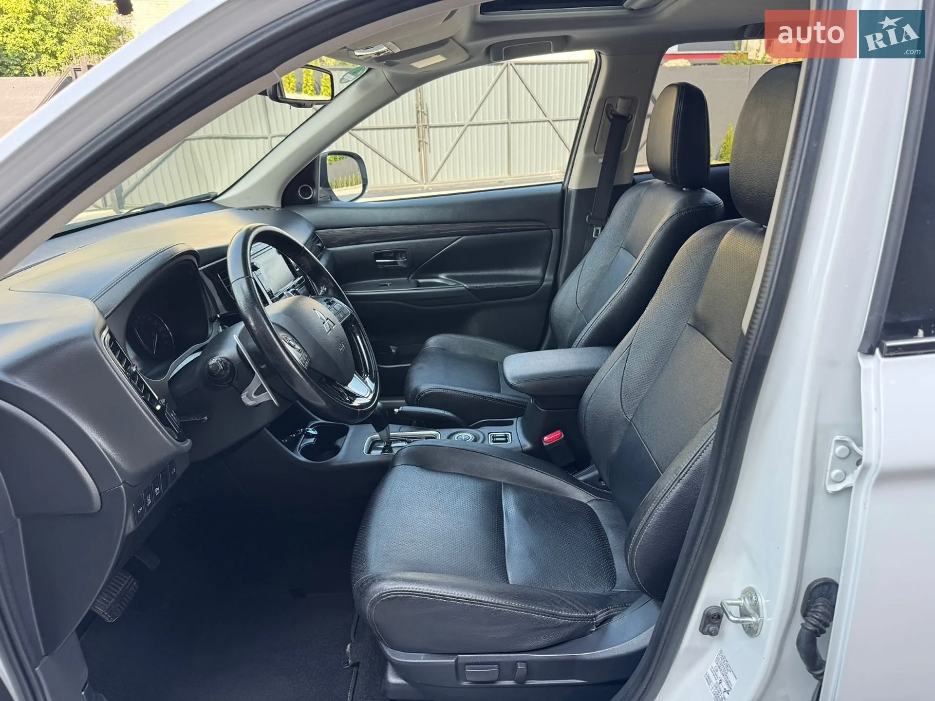 2016 Mitsubishi Outlander - мініатюра 15