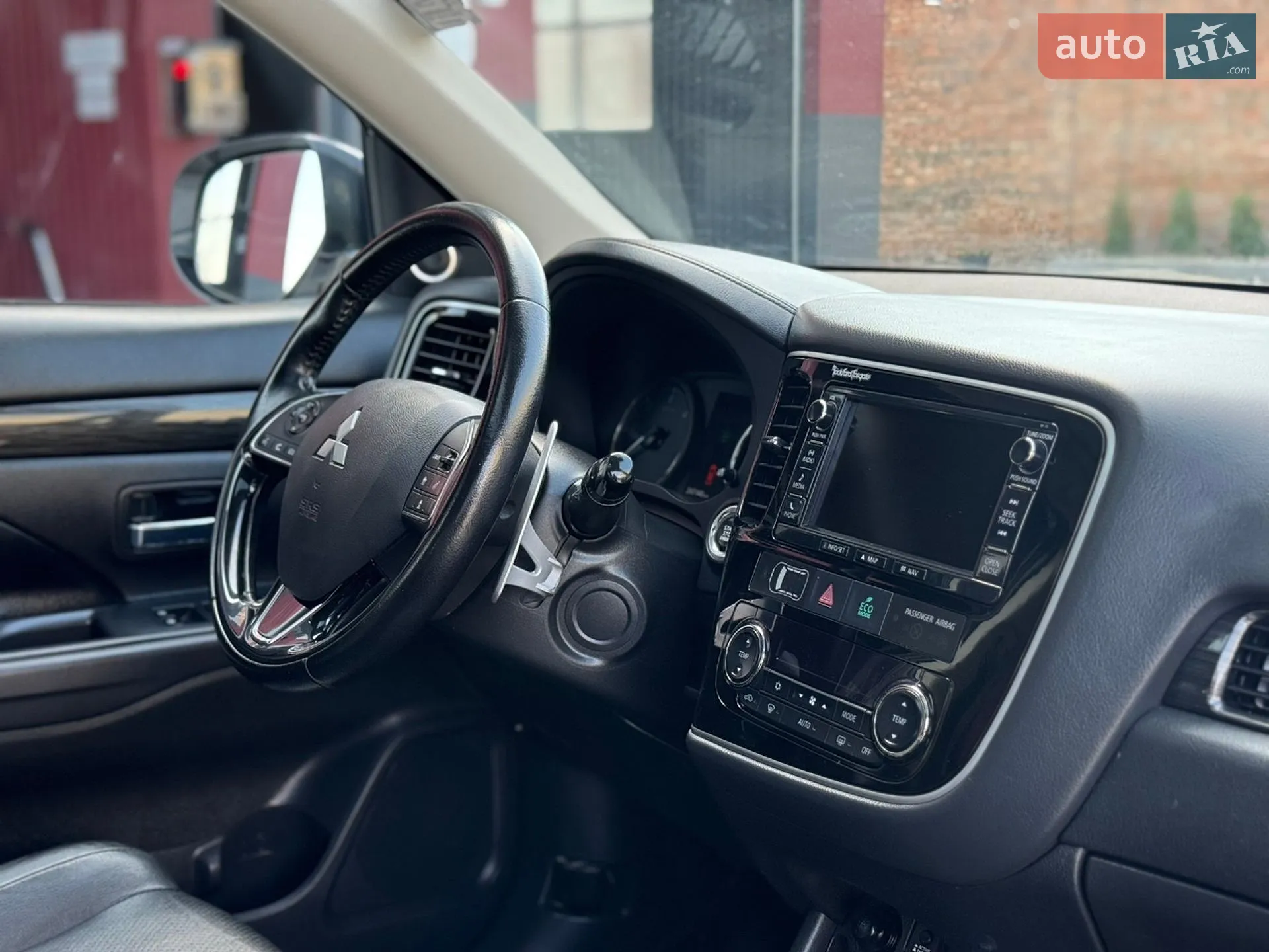2016 Mitsubishi Outlander - мініатюра 26