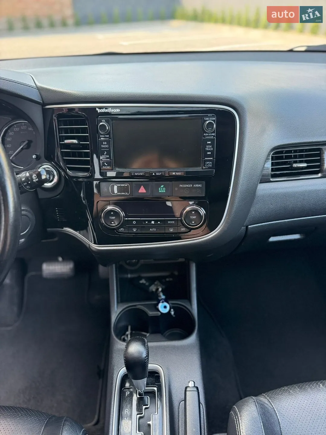 2016 Mitsubishi Outlander - мініатюра 32