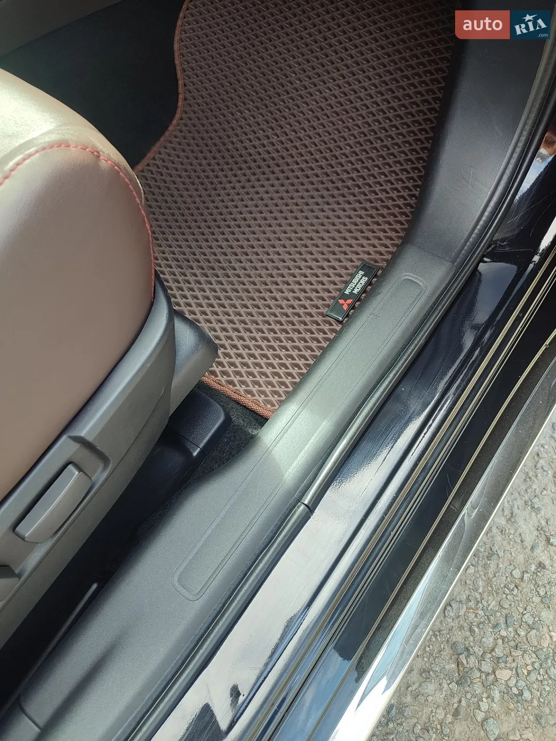 2018 Mitsubishi Outlander - мініатюра 38