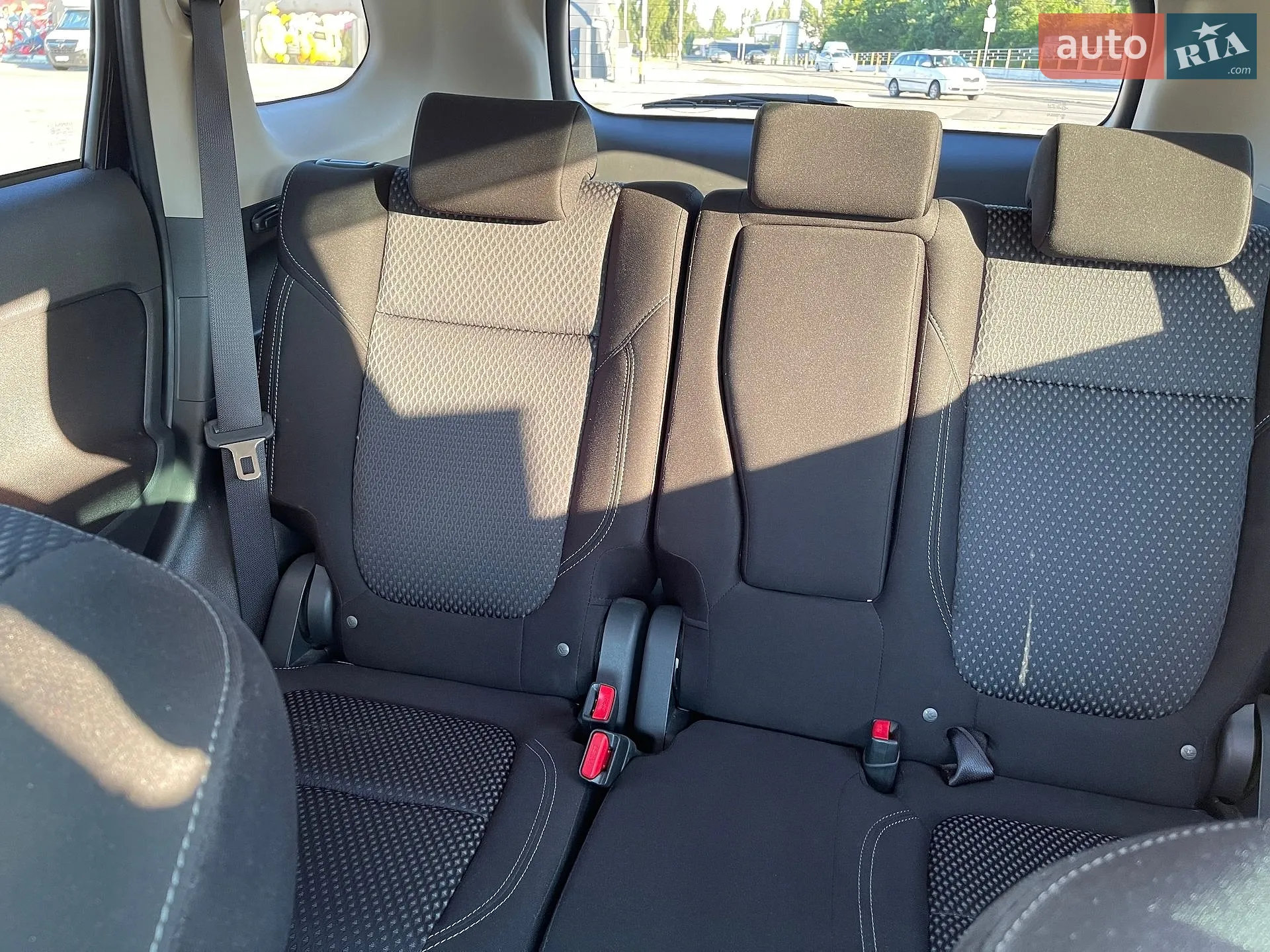 2021 Mitsubishi Outlander - мініатюра 11