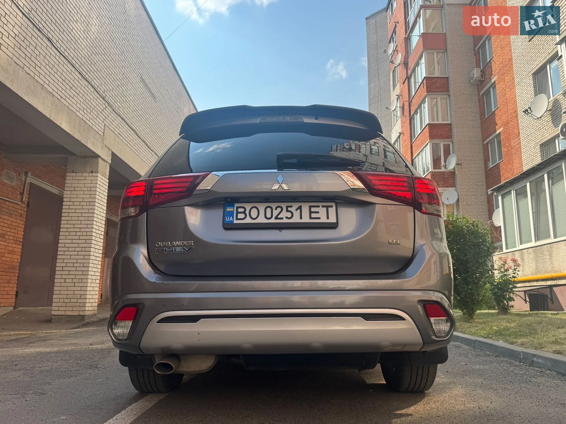 2021 Mitsubishi Outlander - мініатюра 2
