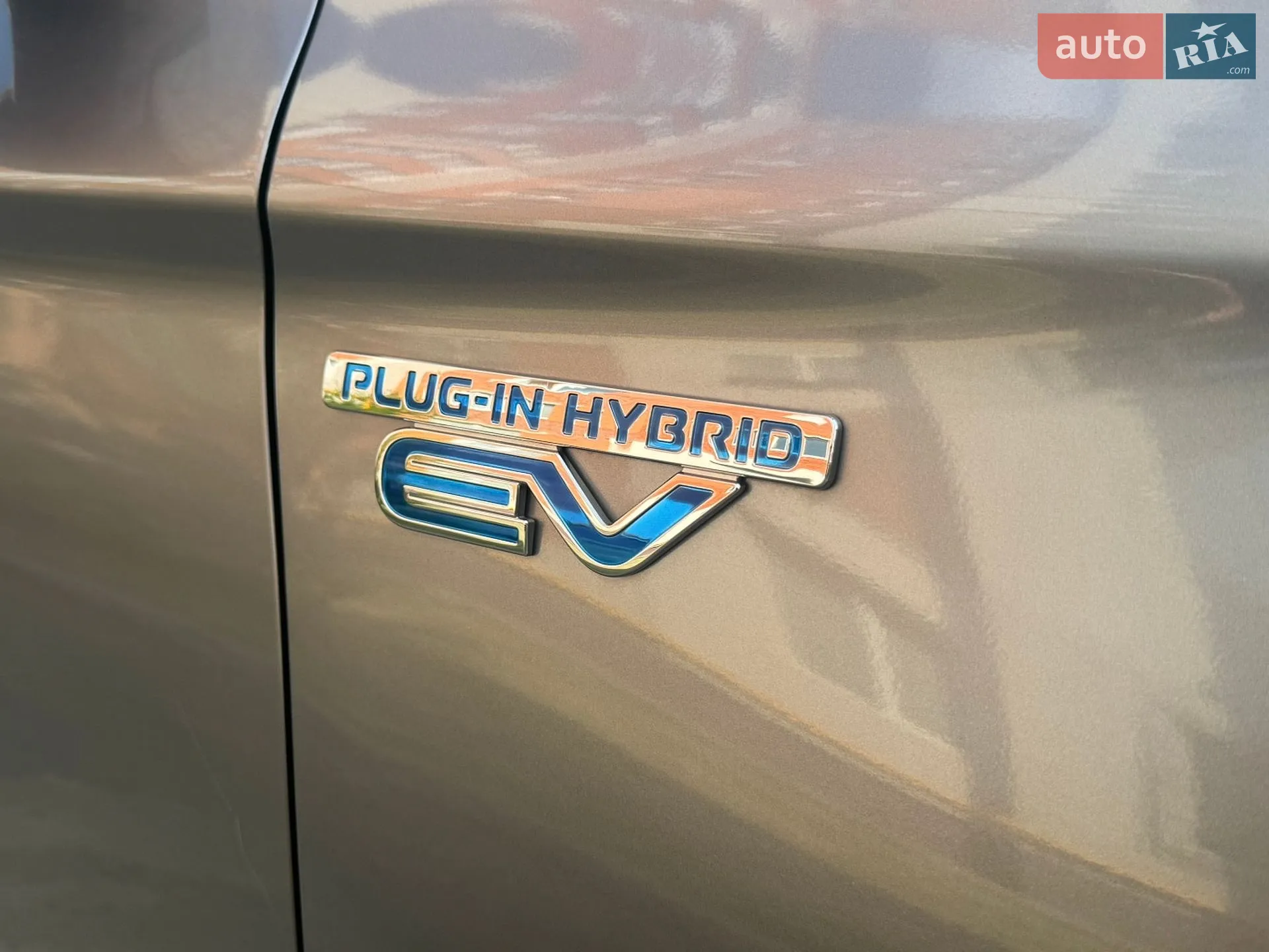 2021 Mitsubishi Outlander - мініатюра 16