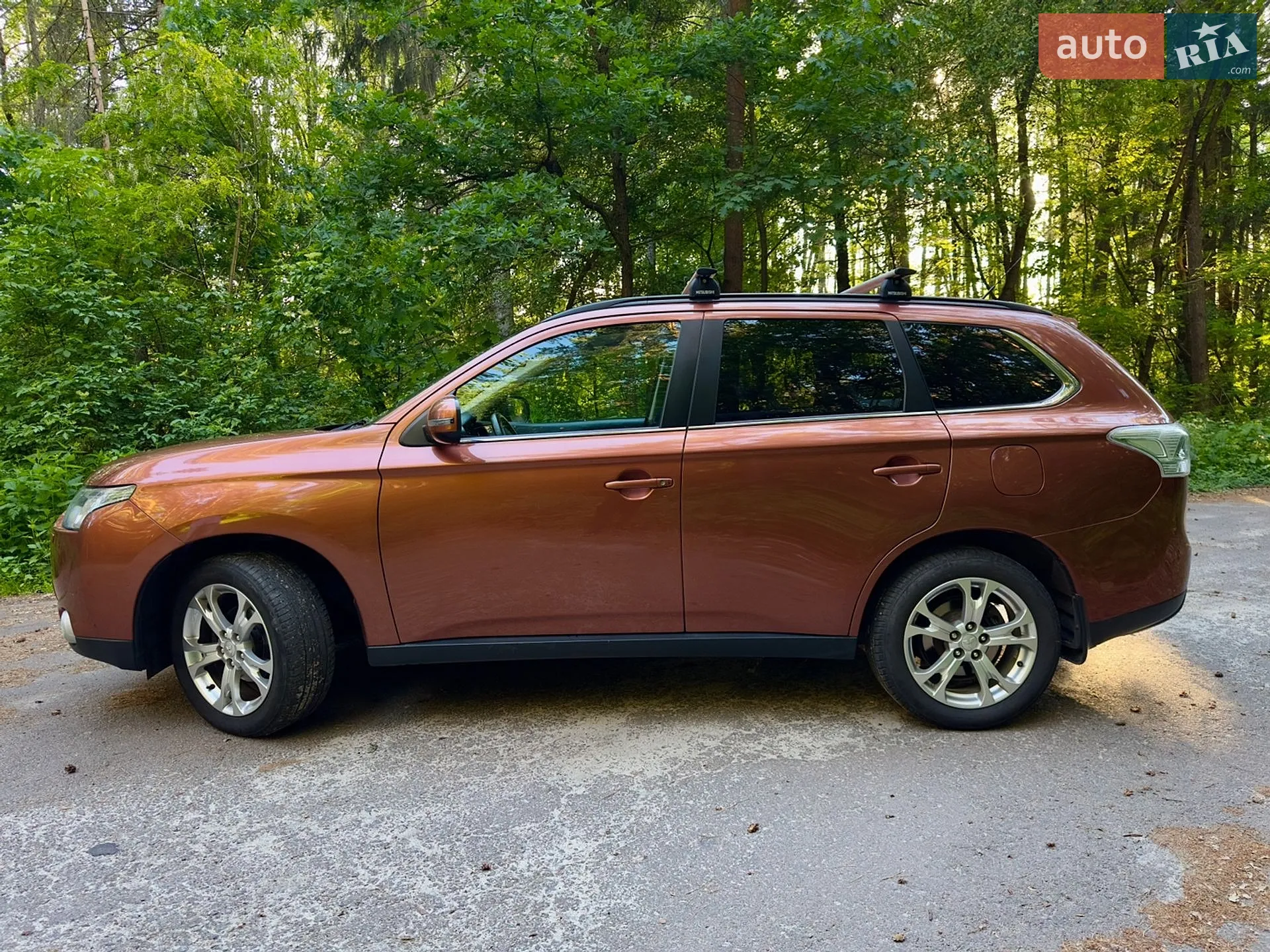 2014 Mitsubishi Outlander - мініатюра 16