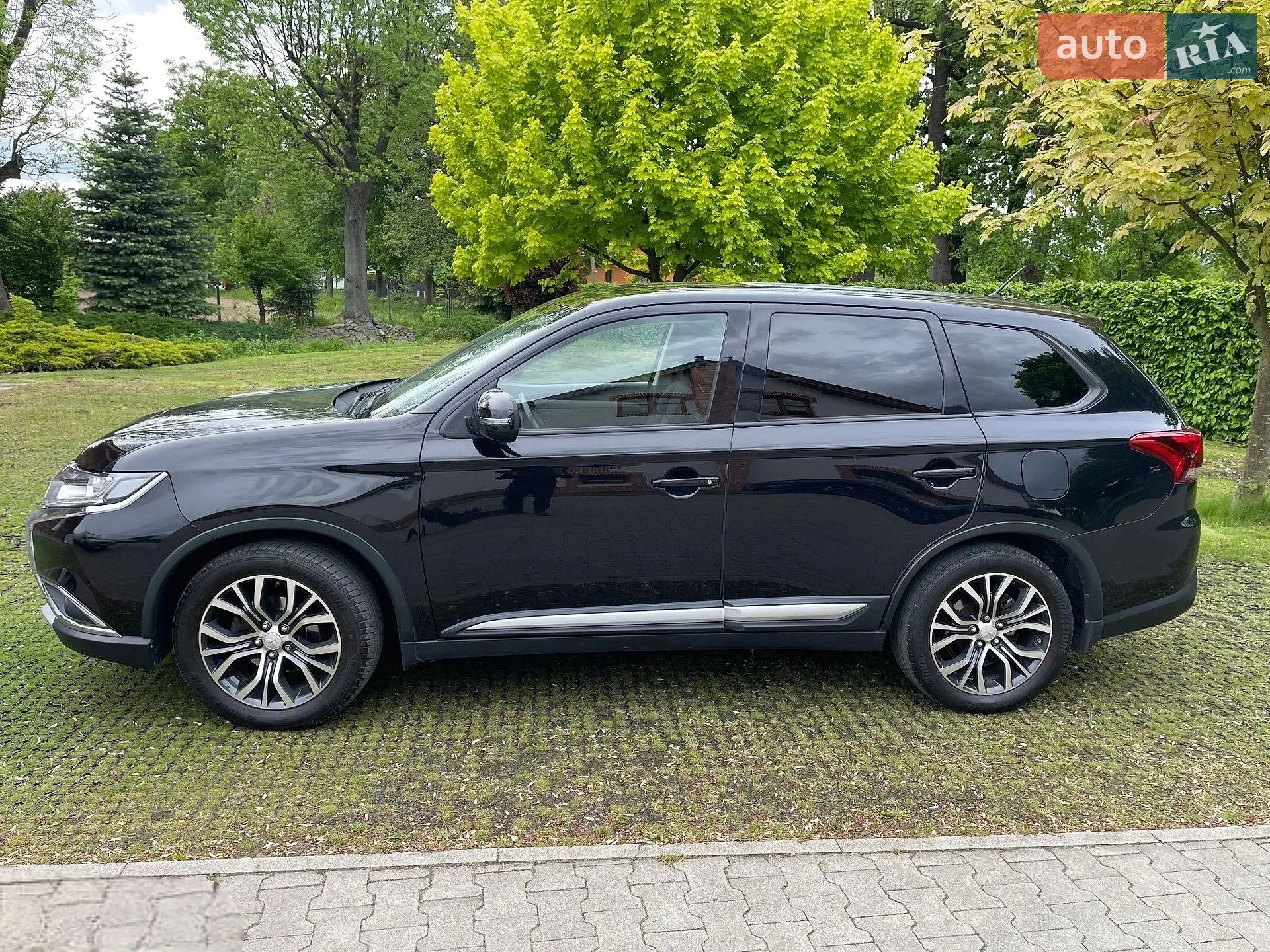 2017 Mitsubishi Outlander - мініатюра 2