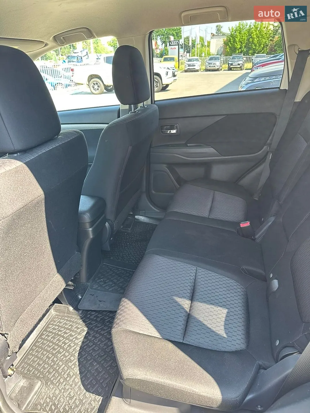 2012 Mitsubishi Outlander - мініатюра 7