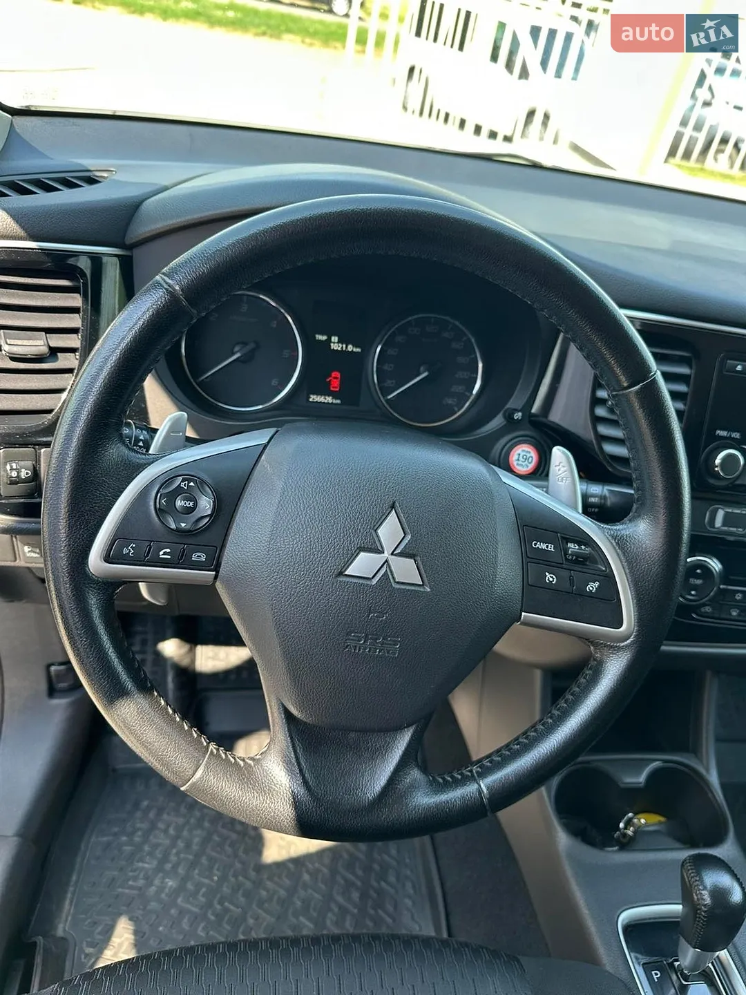 2012 Mitsubishi Outlander - мініатюра 10