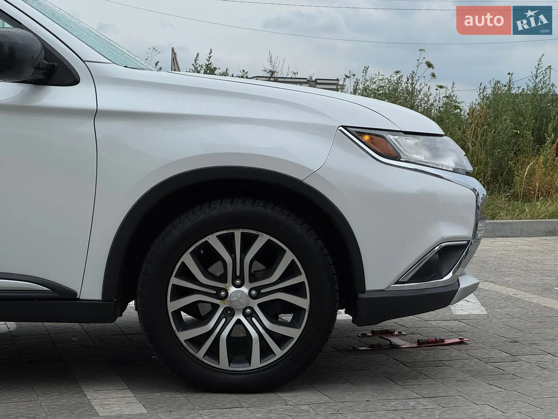 2016 Mitsubishi Outlander - мініатюра 10
