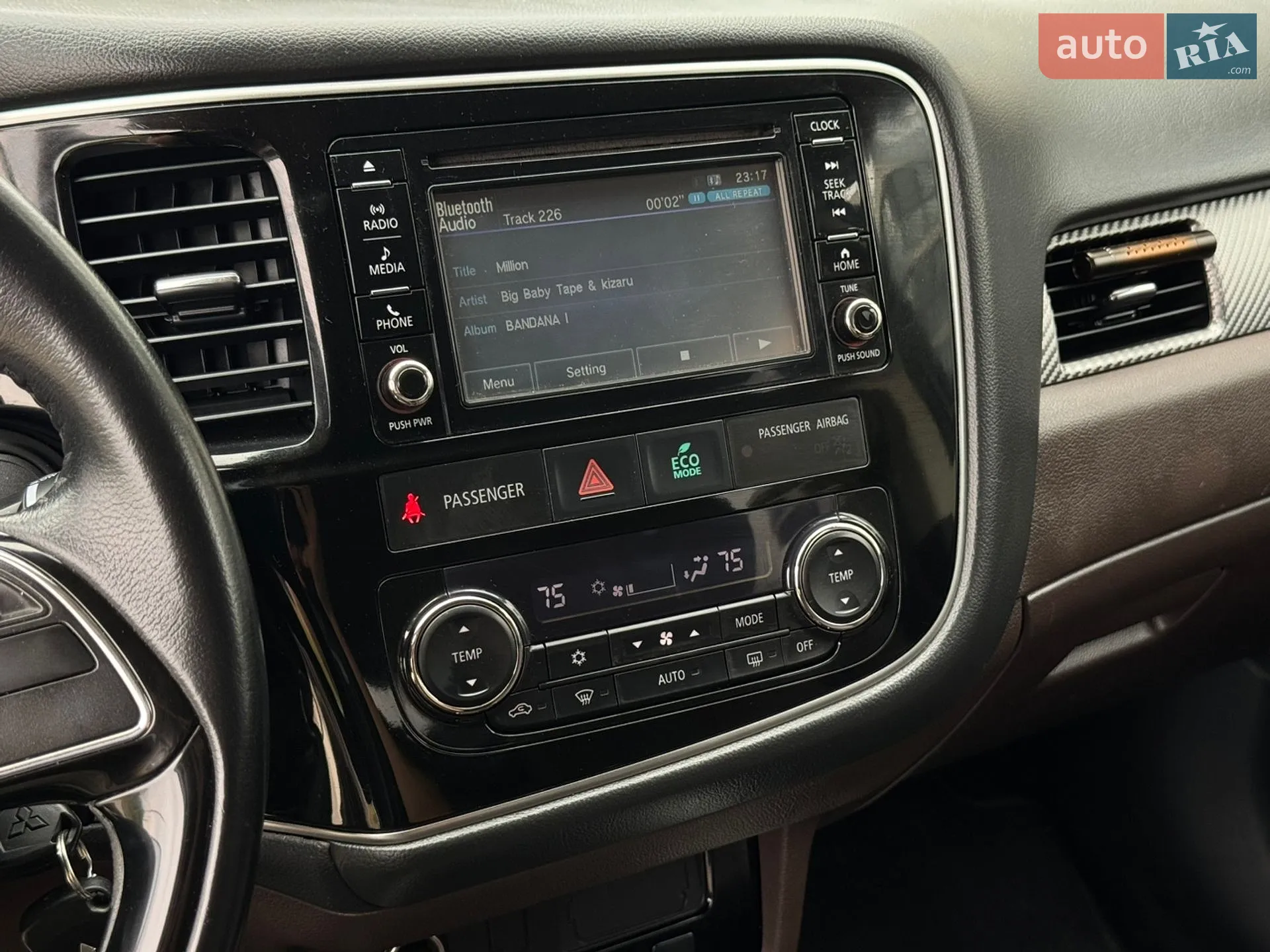 2016 Mitsubishi Outlander - мініатюра 26