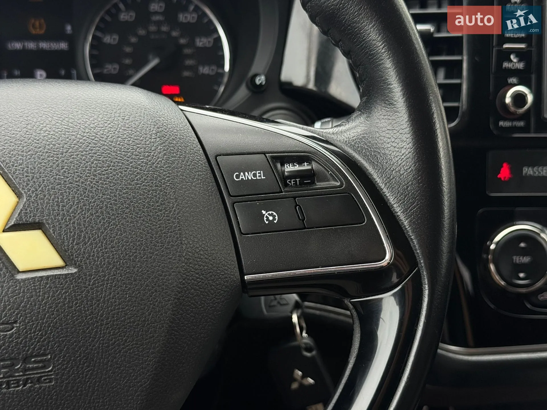 2016 Mitsubishi Outlander - мініатюра 29