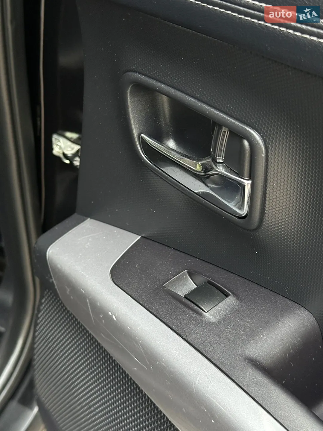 2011 Mitsubishi Outlander - мініатюра 44