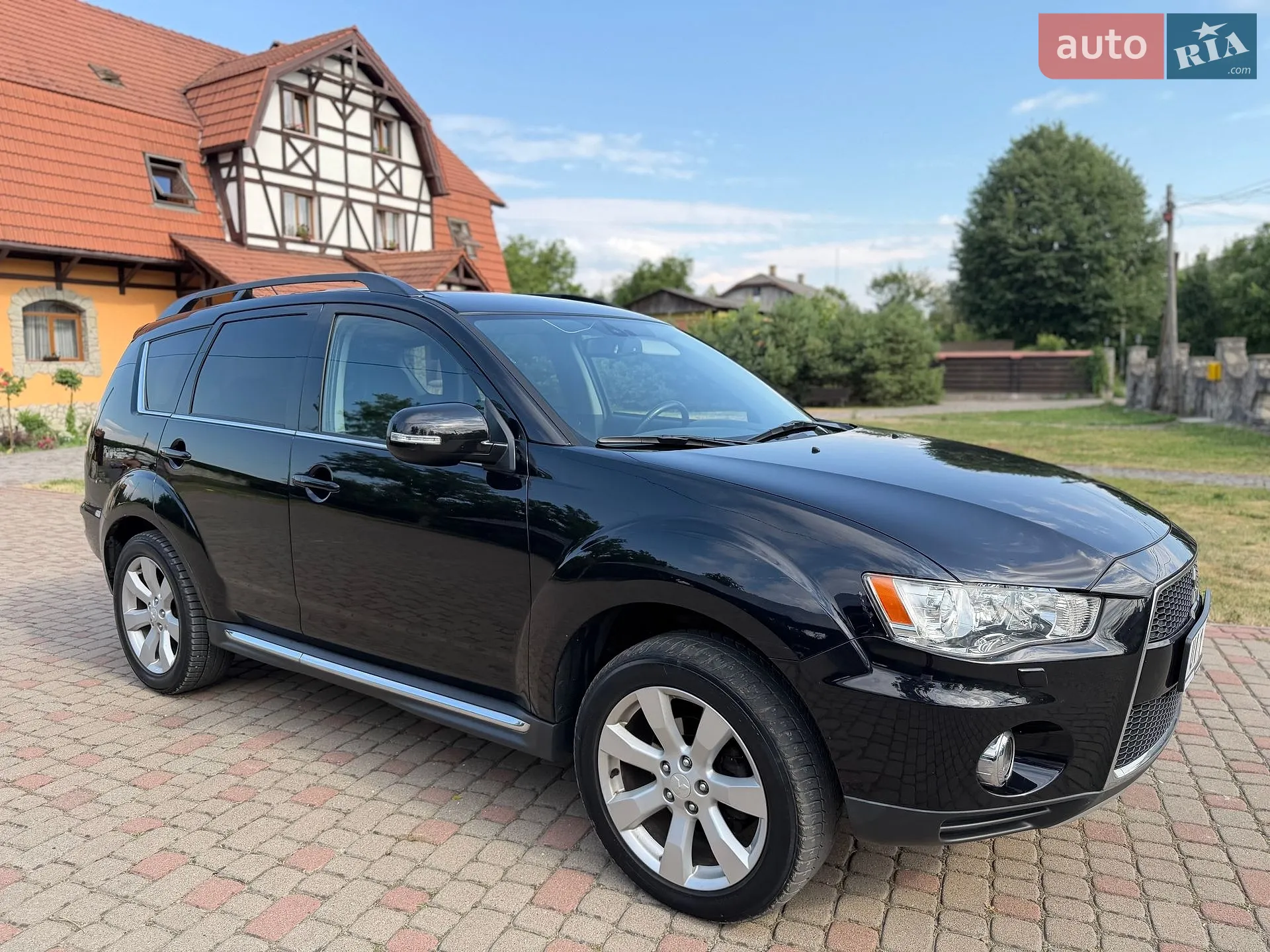 2012 Mitsubishi Outlander - фото 1