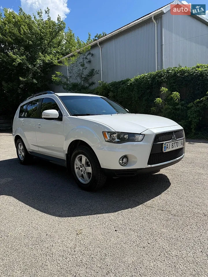 2010 Mitsubishi Outlander - мініатюра 32