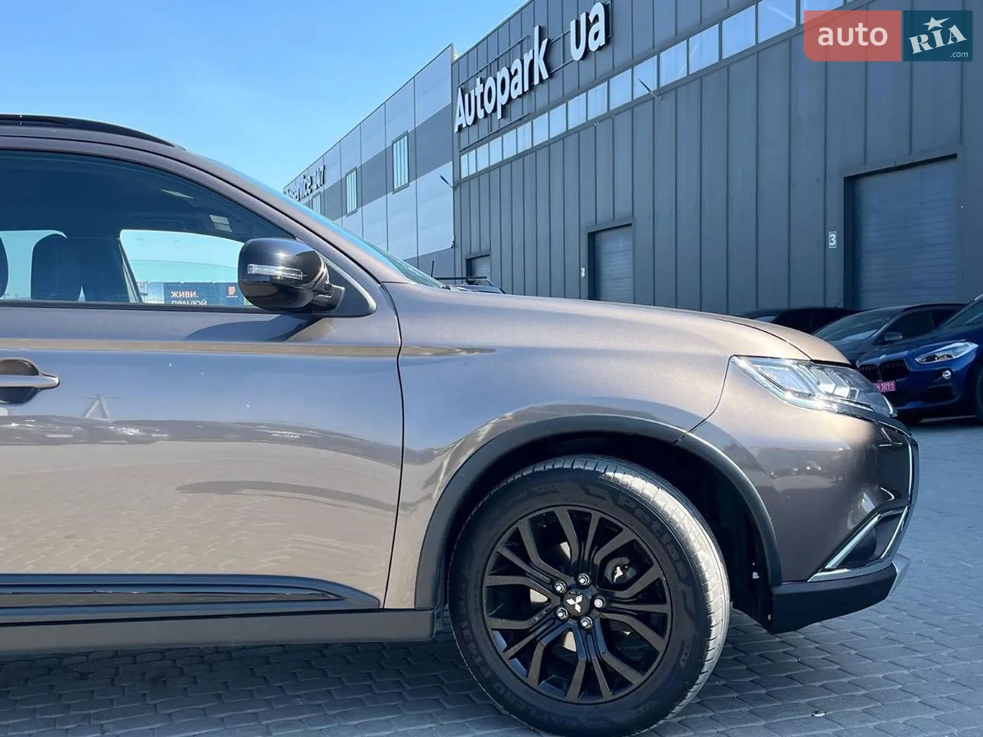 2017 Mitsubishi Outlander - мініатюра 4