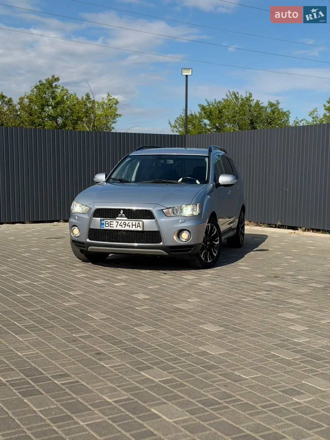 2011 Mitsubishi Outlander - фото 1