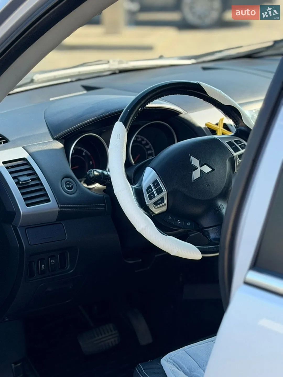 2011 Mitsubishi Outlander - мініатюра 53