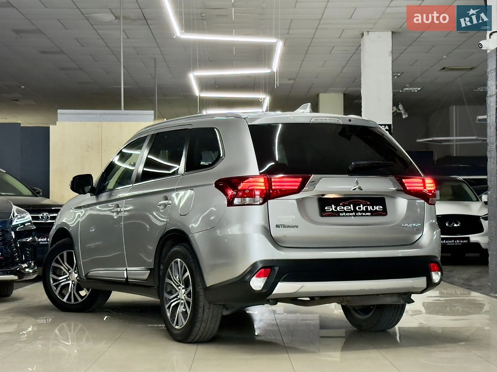 2018 Mitsubishi Outlander - мініатюра 15