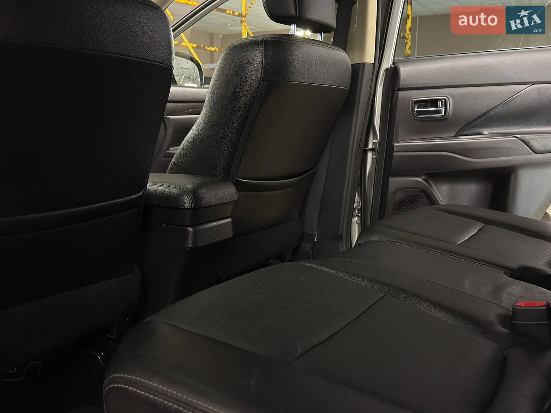 2018 Mitsubishi Outlander - мініатюра 25