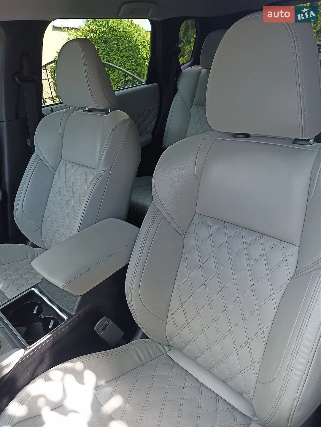 2022 Mitsubishi Outlander - мініатюра 19