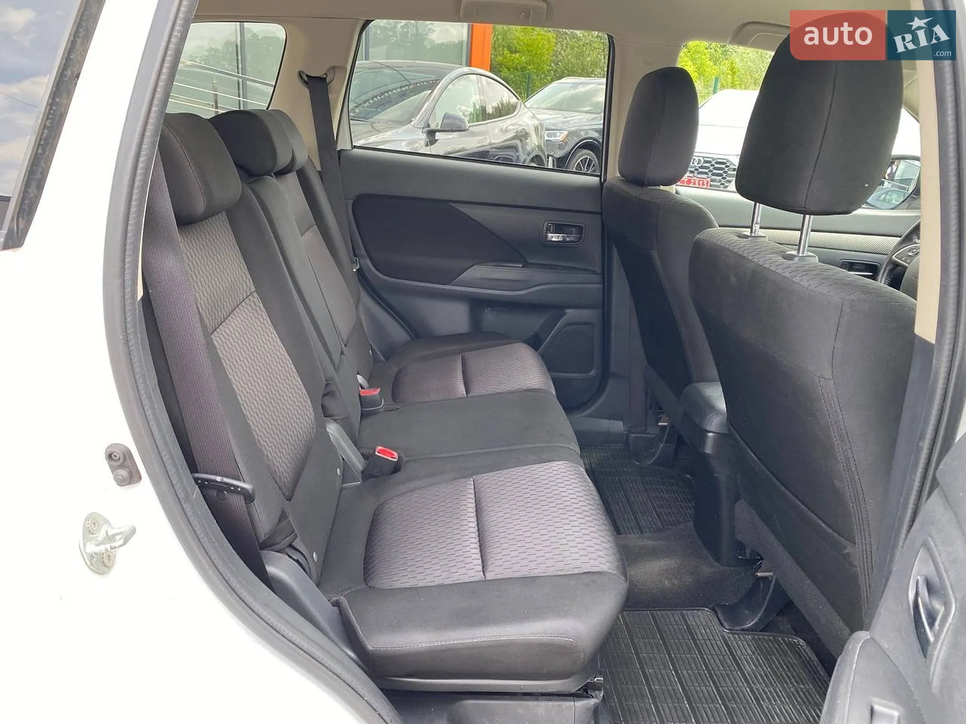 2012 Mitsubishi Outlander - мініатюра 20