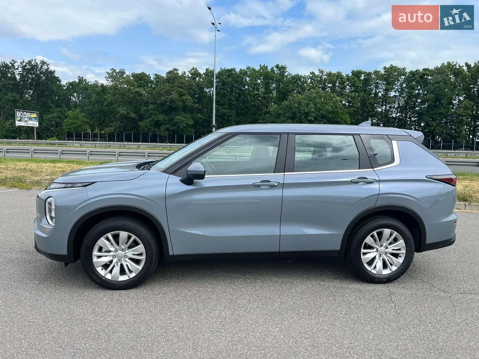 2025 Mitsubishi Outlander - мініатюра 2