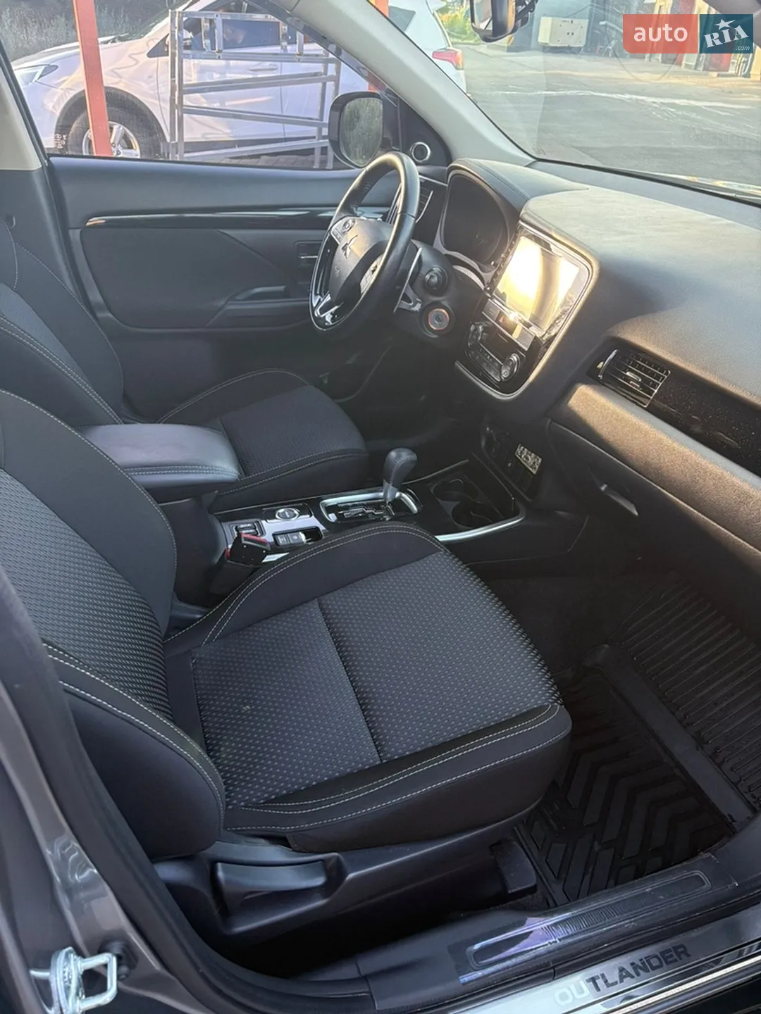 2018 Mitsubishi Outlander - мініатюра 5