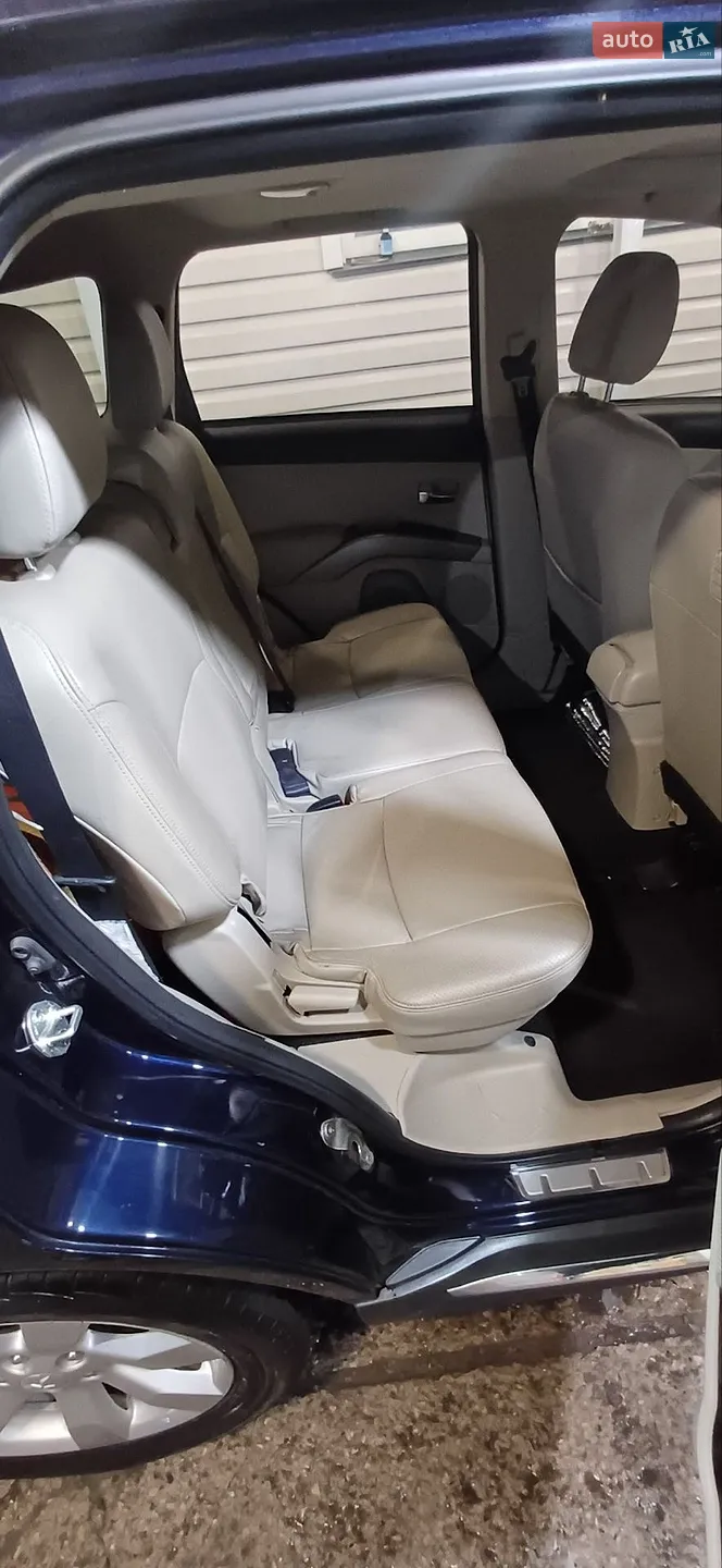 2011 Mitsubishi Outlander - мініатюра 11