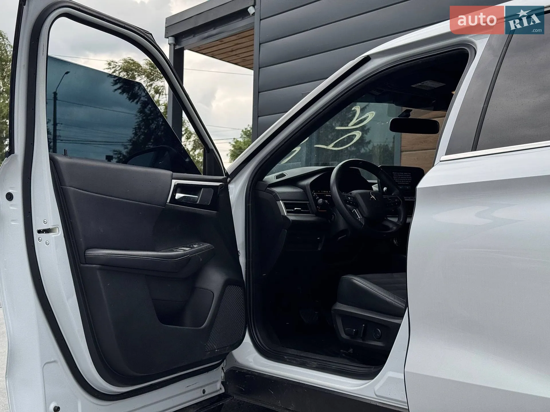 2022 Mitsubishi Outlander - мініатюра 34