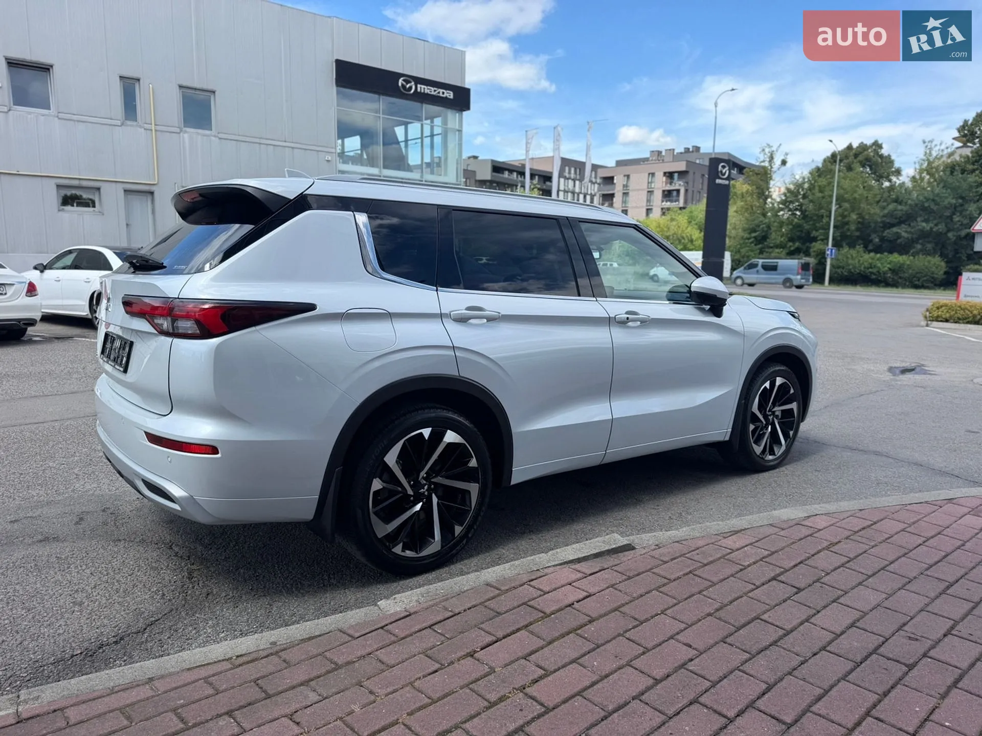 2024 Mitsubishi Outlander - мініатюра 11