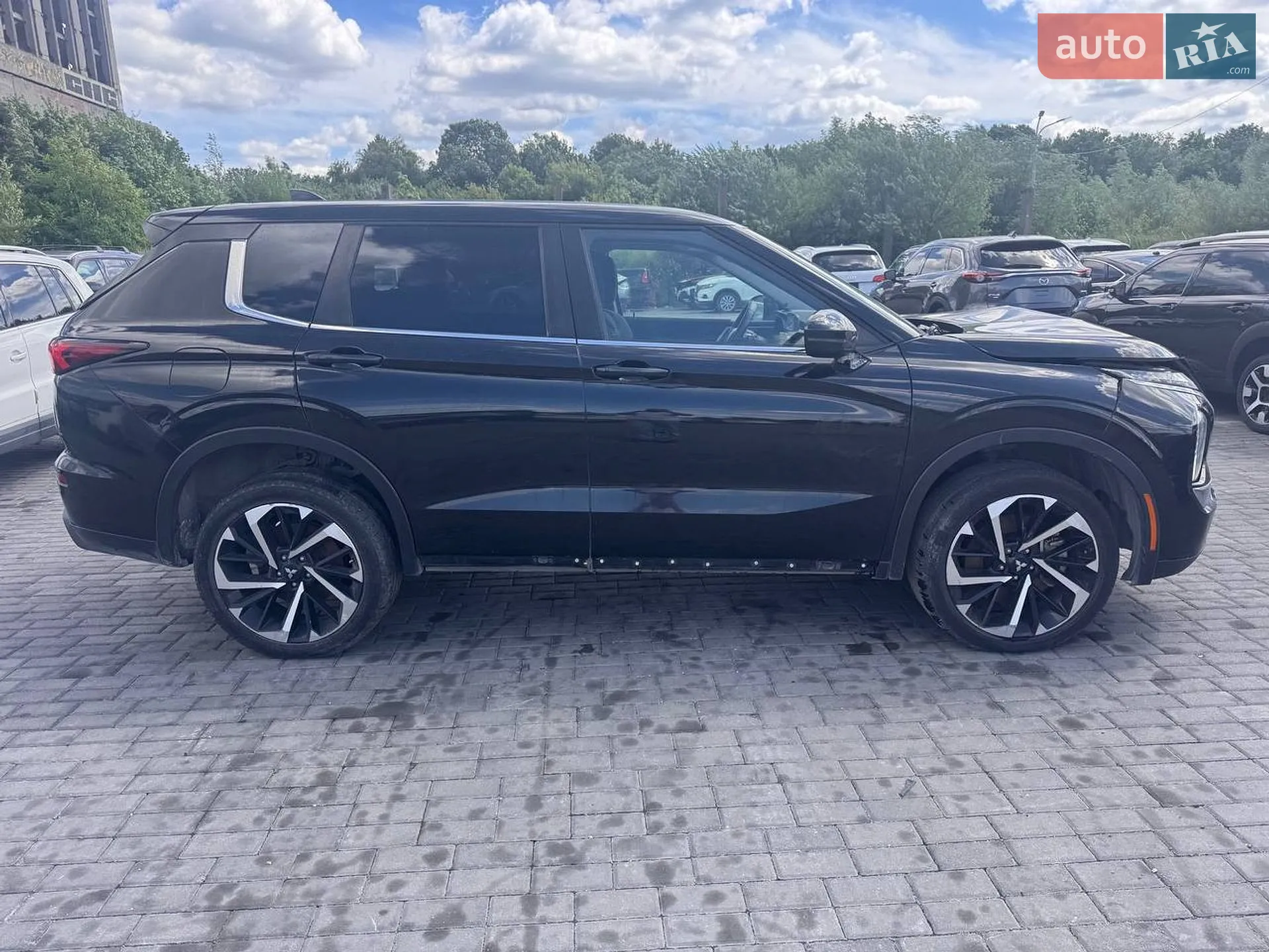 2021 Mitsubishi Outlander - мініатюра 3