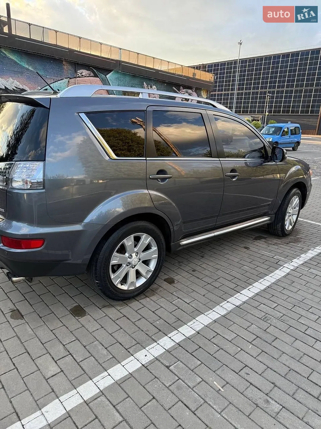 2010 Mitsubishi Outlander - мініатюра 10