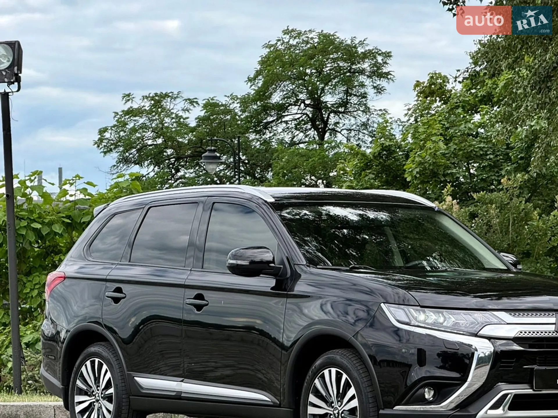 2021 Mitsubishi Outlander - мініатюра 10