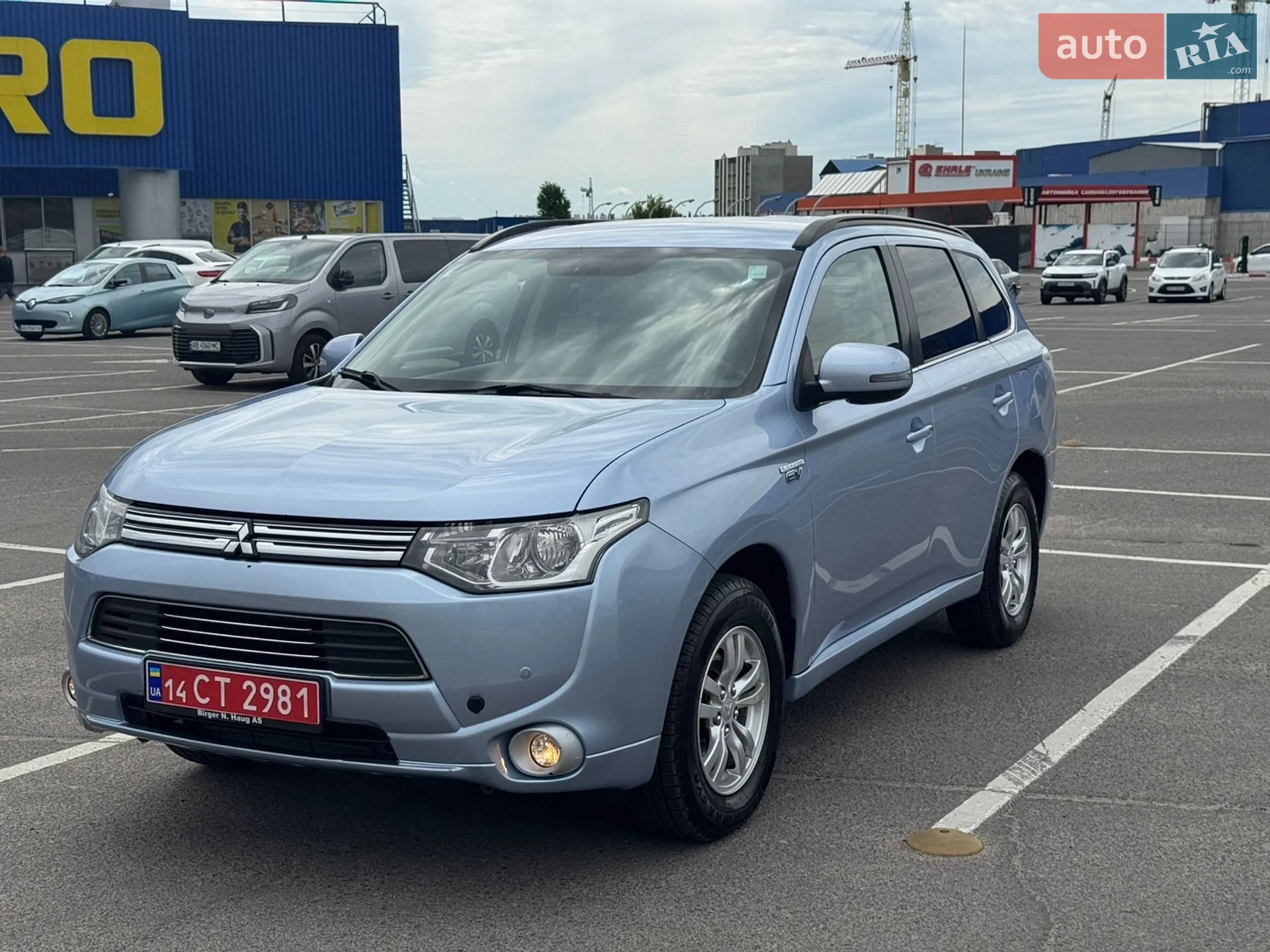 2014 Mitsubishi Outlander - фото 1
