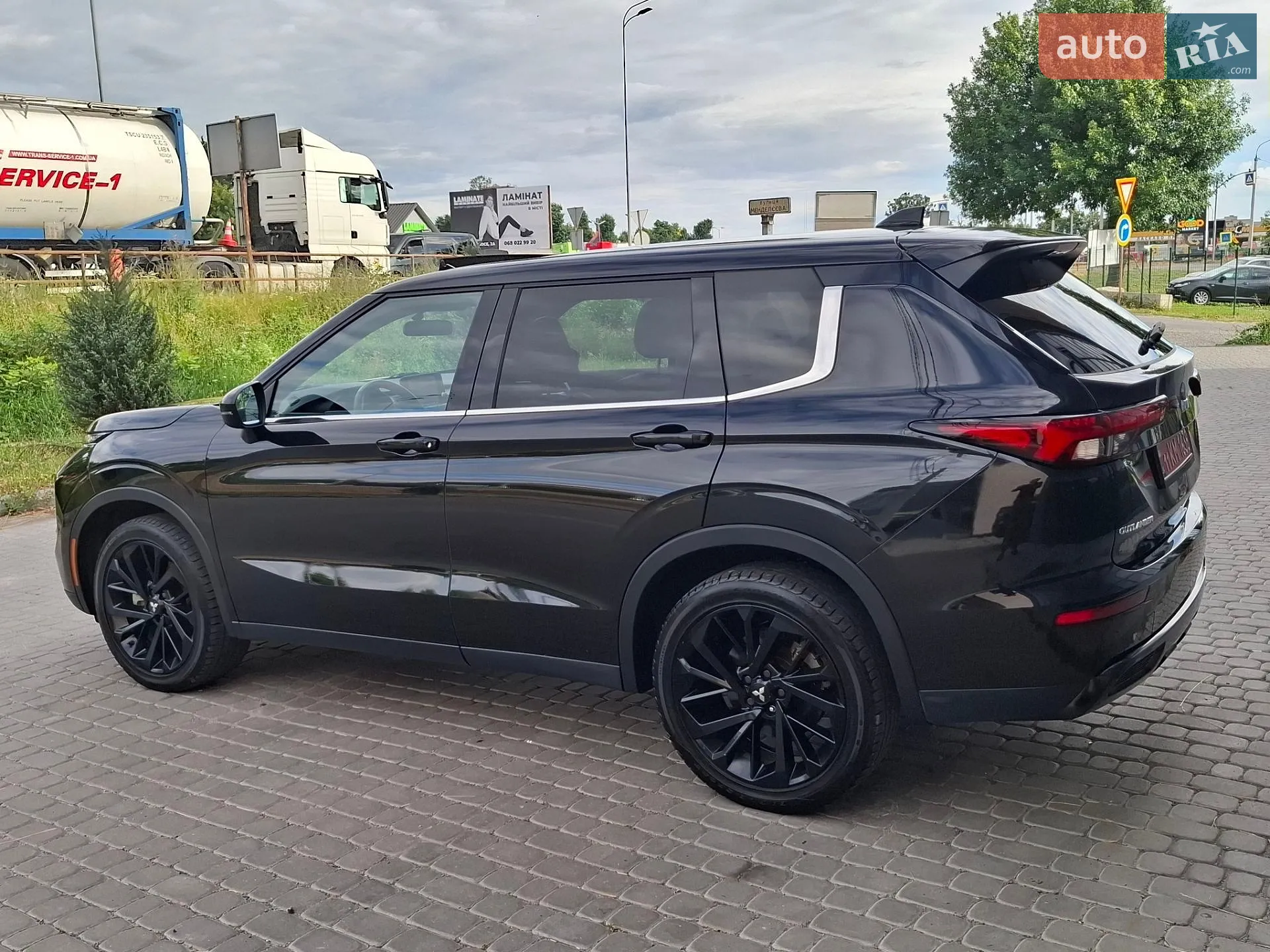 2022 Mitsubishi Outlander - мініатюра 13