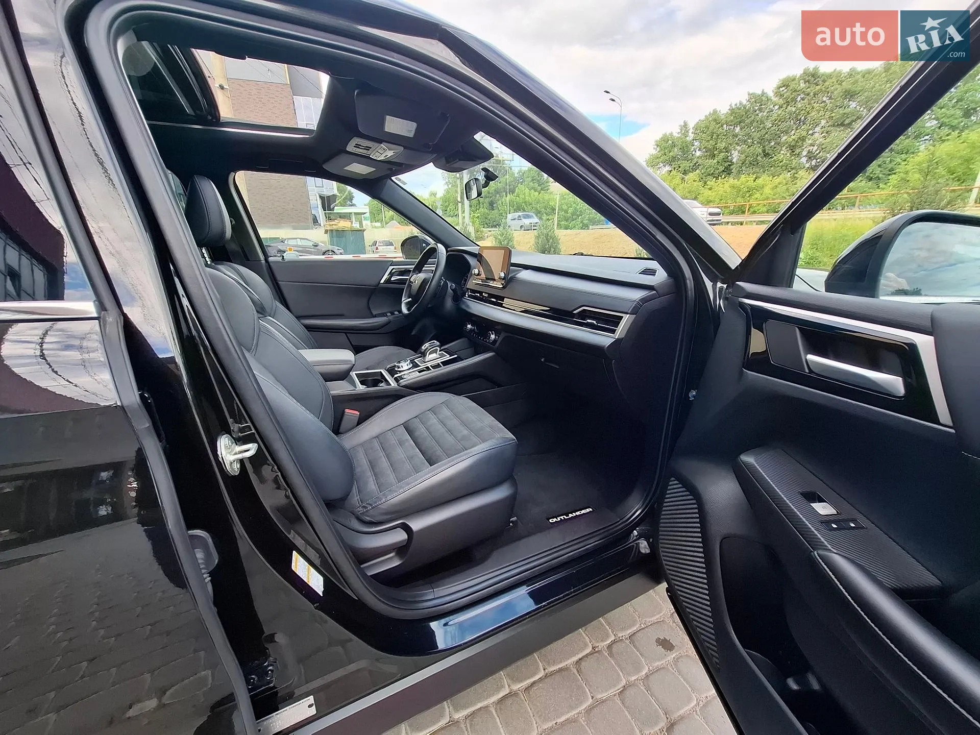 2022 Mitsubishi Outlander - мініатюра 30