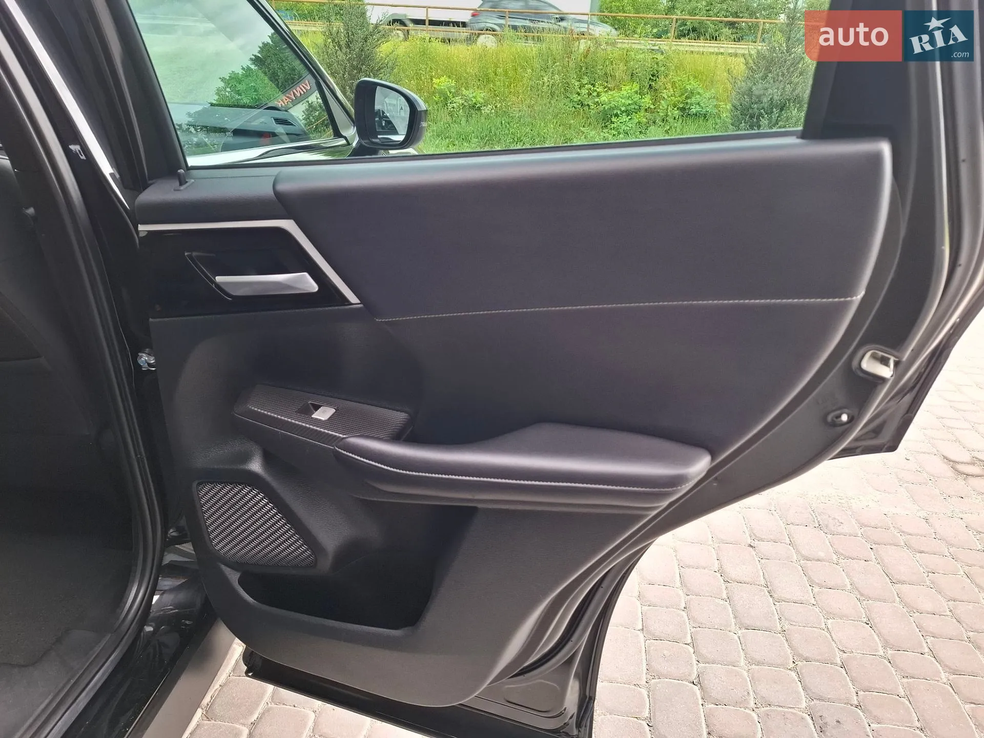 2022 Mitsubishi Outlander - мініатюра 36