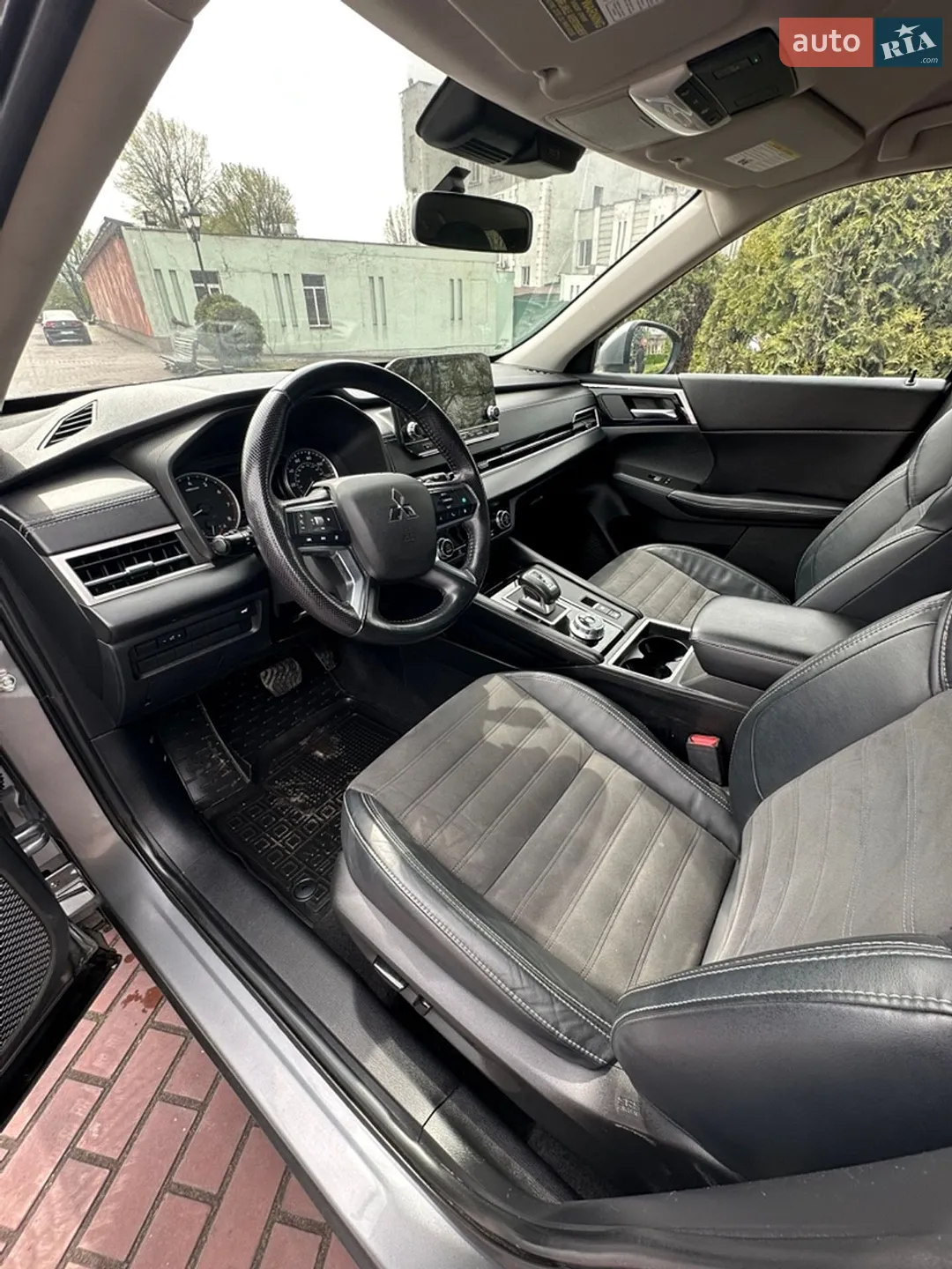2021 Mitsubishi Outlander - мініатюра 12