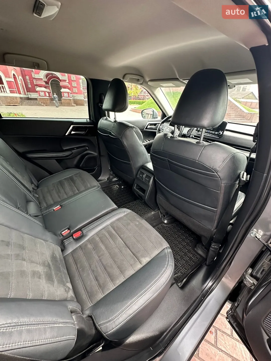 2021 Mitsubishi Outlander - мініатюра 16