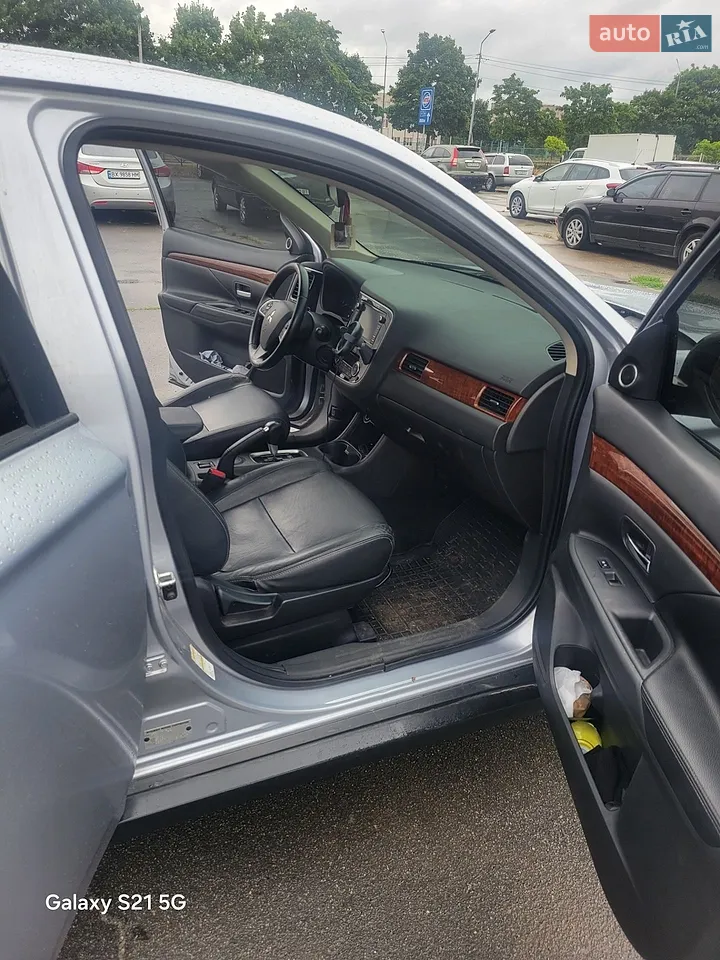 2013 Mitsubishi Outlander - мініатюра 21