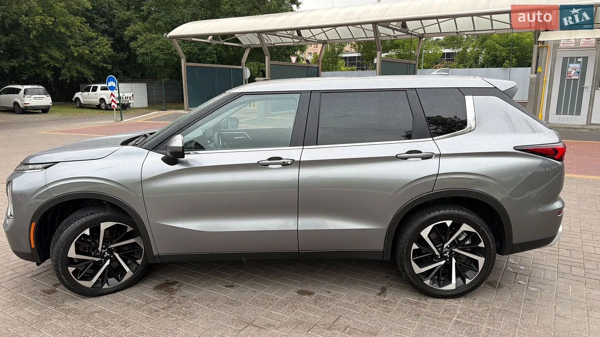 2022 Mitsubishi Outlander - мініатюра 2