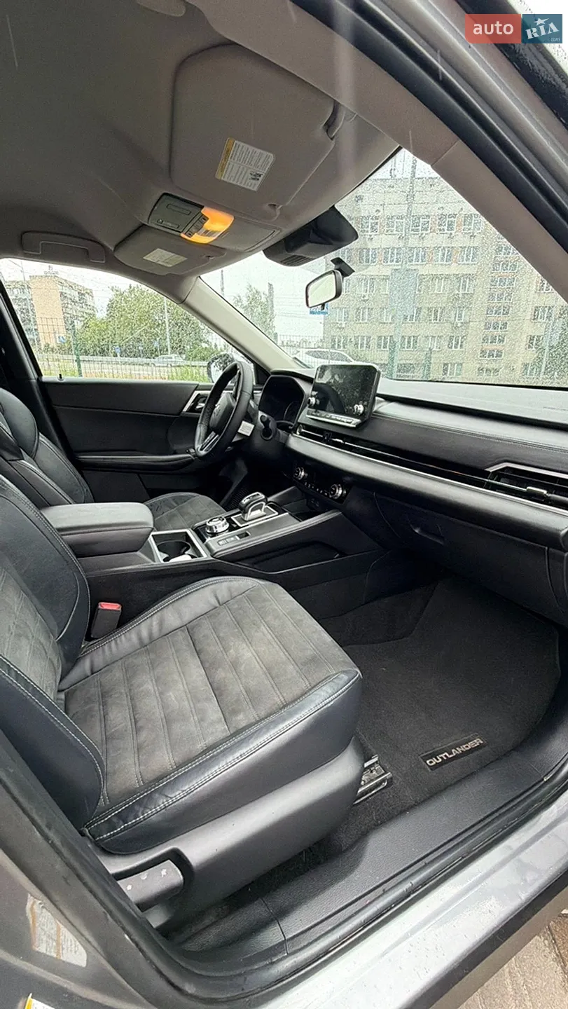 2022 Mitsubishi Outlander - мініатюра 17