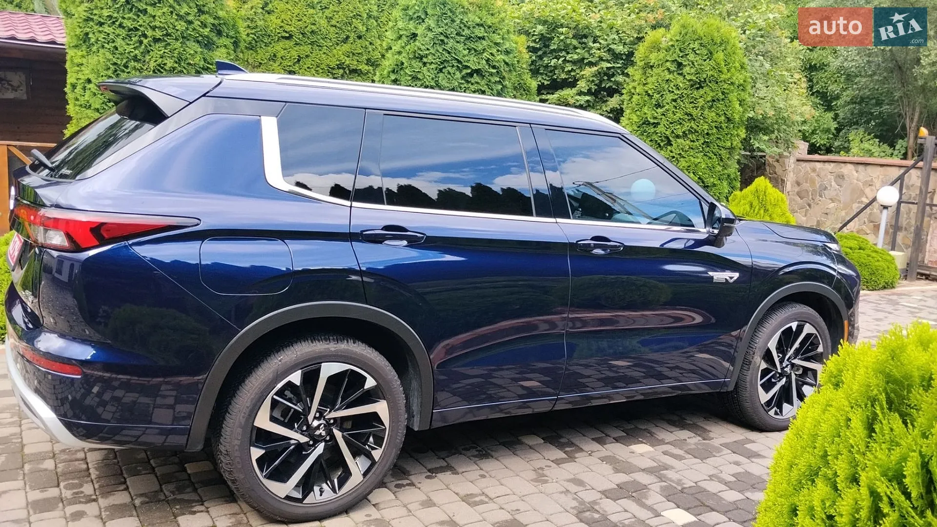 2025 Mitsubishi Outlander - мініатюра 3
