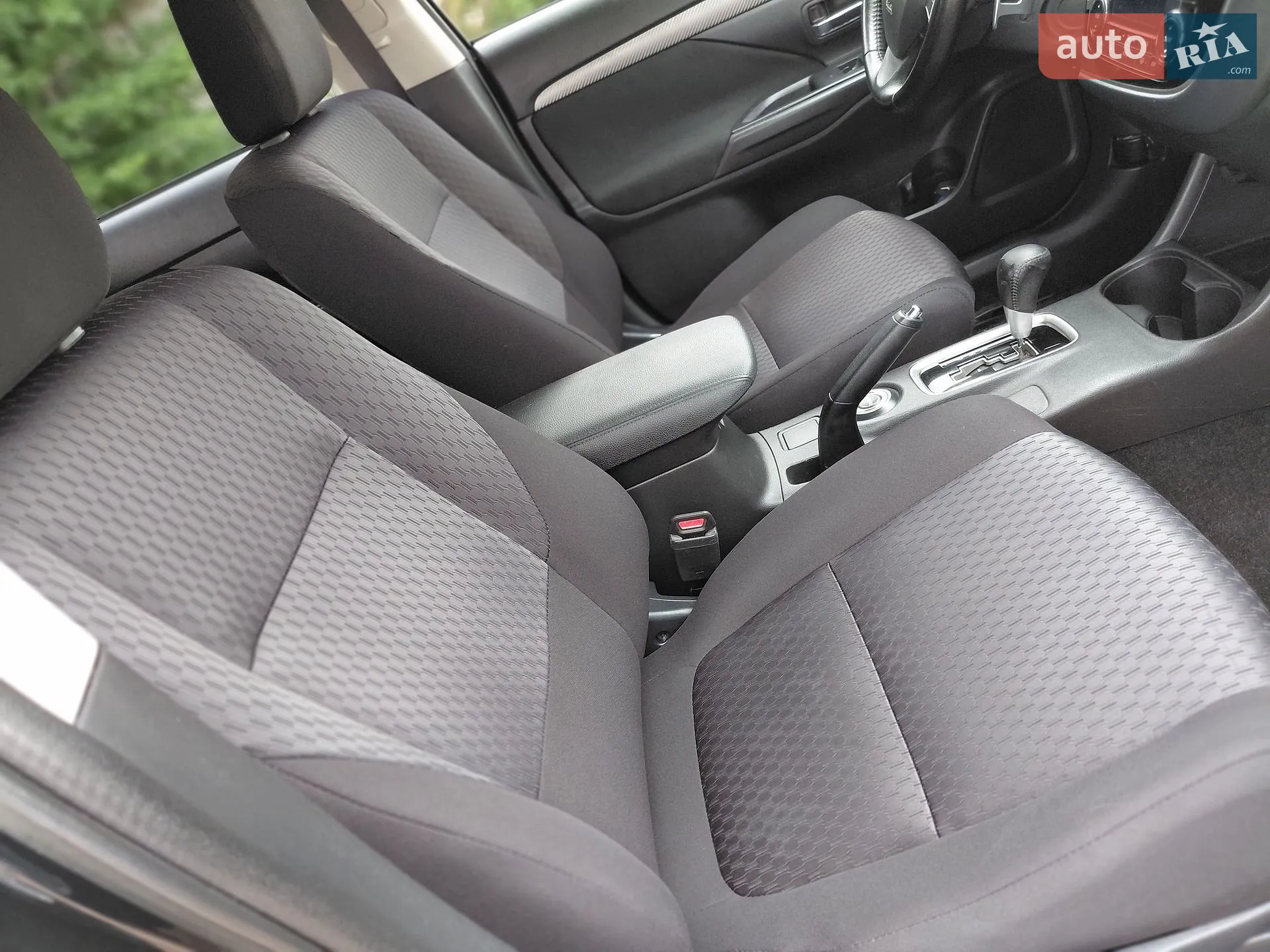 2012 Mitsubishi Outlander - мініатюра 17